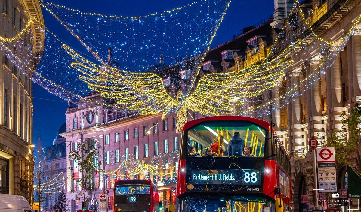 abdullahj's tweet photo. Holiday hustle meets London Bus-tle 🛍️💨
Regent Street, SoHo, Westminster, London, UK 🇬🇧
#photography #dslr #dslrofficial #nikon #nikonphotography #streetphotography #london #uk #england #visituk #visitlondon #visitengland #regentstreet #piccadilycircus #lights #travel https://t.co/bUN9snp0D4