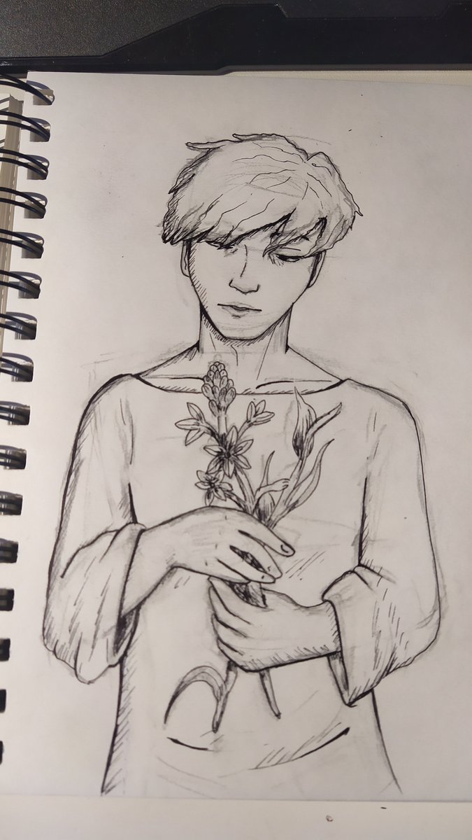 kirkoff_metta's tweet photo. Tuberose del webtoon Flowar.
Es un wip, quiero pasarlo al pc con este entintado. No sé si los nardos son de ese tamaño, pero no encontraba referencias ajajajaj. Le he cortado el pelo para que se vieran los ojos, no es Alfred
#webtoon #flowar #fanart https://t.co/z18Yyo8rtR
