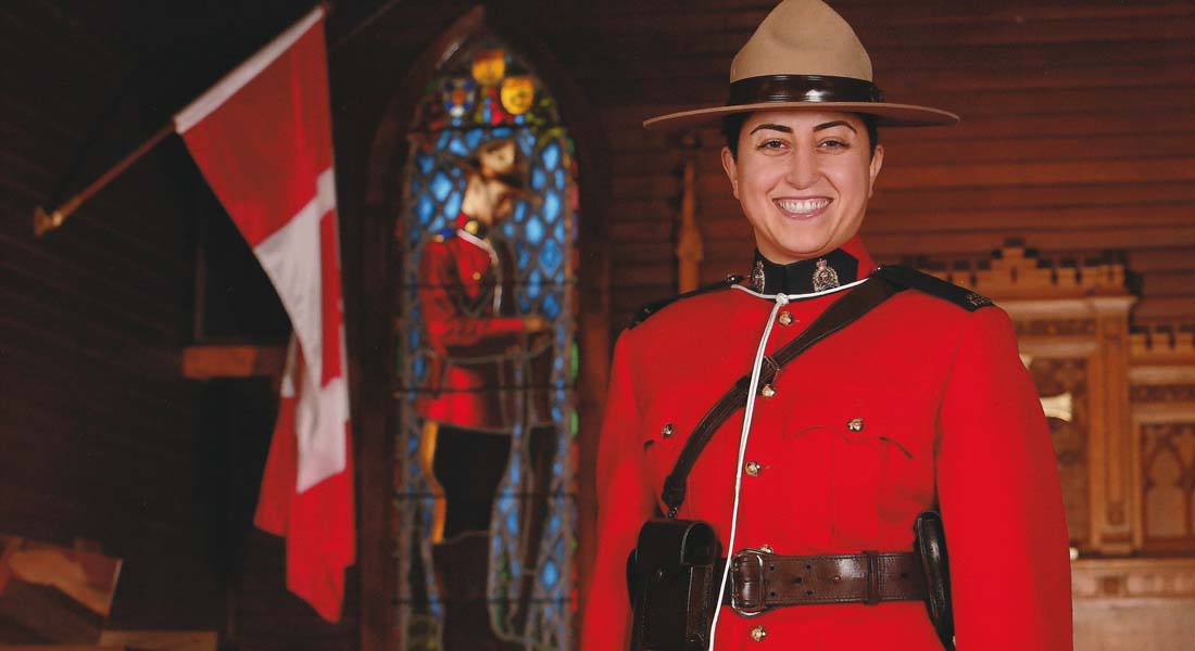 Cst. Roya Kashani swore two oaths in her life. When she became a Canadian citizen at age 9, and another when she graduated Depot 24 years later. Read her inspiring story in the latest #RCMPGazette. rcmp-grc.gc.ca/en/gazette/ove…