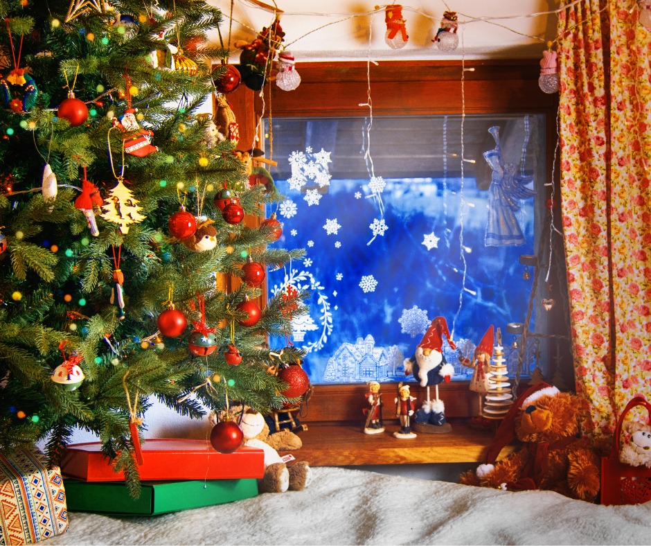 CFirstFareham's tweet photo. Live in the Fareham and dreading getting all those Christmas decorations down?

Our Home Helps can support you in various ways, including packing away the festivities.

Feel free to call us for a casual chat about our services: 01329 223144 https://t.co/LWC1OlKxdQ