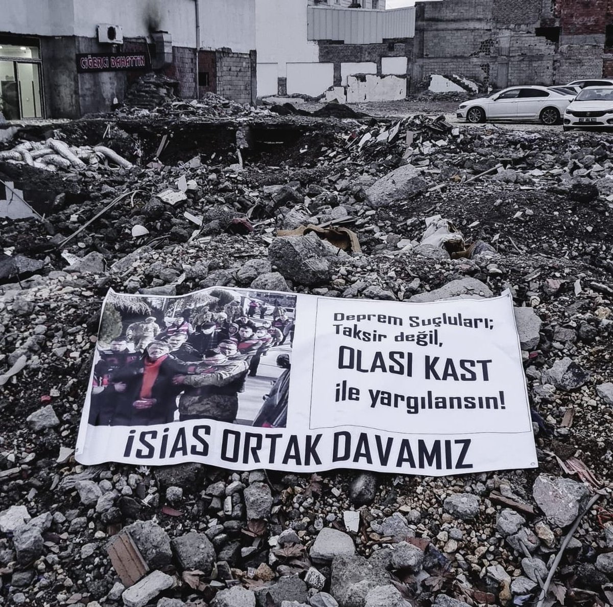 Şampiyonlarımız için, Adalet için, deprem suçlularının taksir değil olası kast ile yargılanması için Adıyaman'dayız. 

#isiasolasıkast #isiasortakdavamız