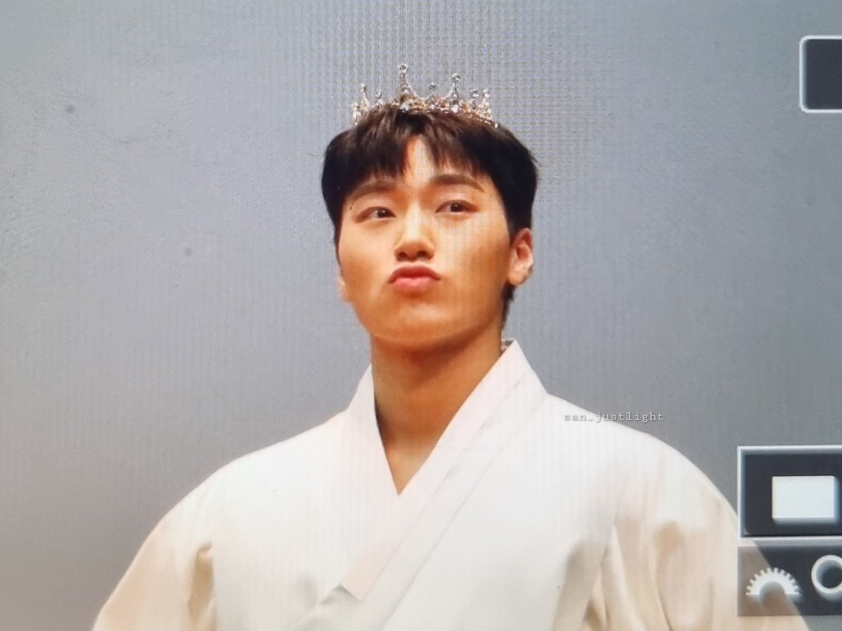 etherealsanie's tweet photo. Pouty little prince. 😗👑 https://t.co/Os4ZExah99
