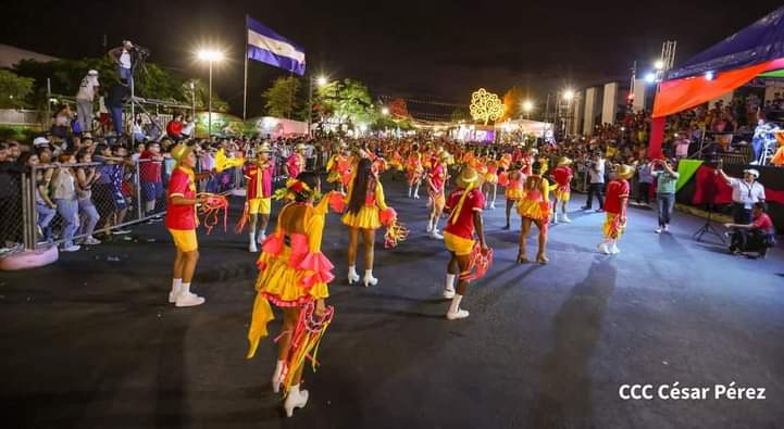 Que bonito que estuvo el Carnaval de año nuevo 😍😍😍😍 
Arte, belleza, cultura y tradición! 💃🕺🎶🥁 
#UnidosEnVictorias 
#2024HaciaNuevasVictorias 
<a href="/xocarod/">XOXO!</a> <a href="/Stephanne_H/">StephanneH🌼</a>