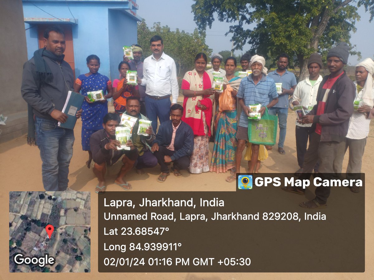 <a href="/kccjharkhand/">किसान कॉल सेंटर, झारखंड</a> 
<a href="/Badal_Patralekh/">BADAL</a>
आज दिनांक 02.01.2024 को खलारी प्रखंड अंतर्गत लपरा पंचायत के ग्राम बघमरी में उद्यान विकास योजना अंतगर्त सब्जी बीज का वितरण किया गया जिसमे मुखिया पुतुल देवी प्रभारी प्रखंड कृषि पदाधिकारी आदित्य नाथ झा, उद्यान मित्र राजेन्द्र महतो एवं अन्य उपस्थित थे।