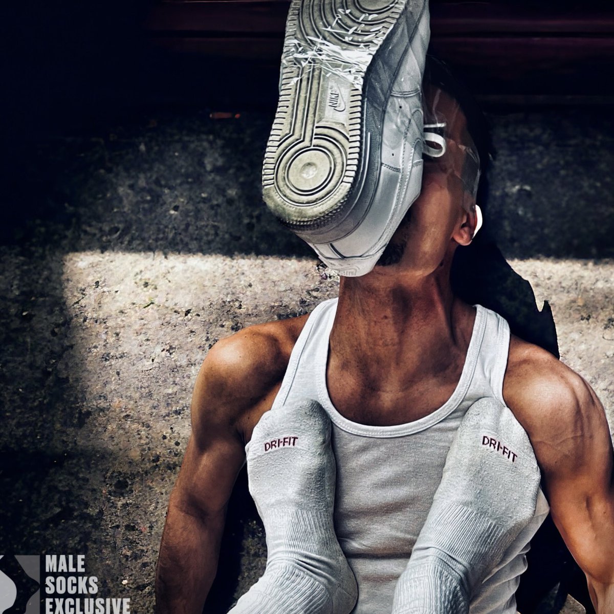 MaleSocksExcl's tweet photo. Start Your Year With A Deep Breath 👟🧦
More At OF https://t.co/ghT0gQ0EUt https://t.co/S1RrbU30n6