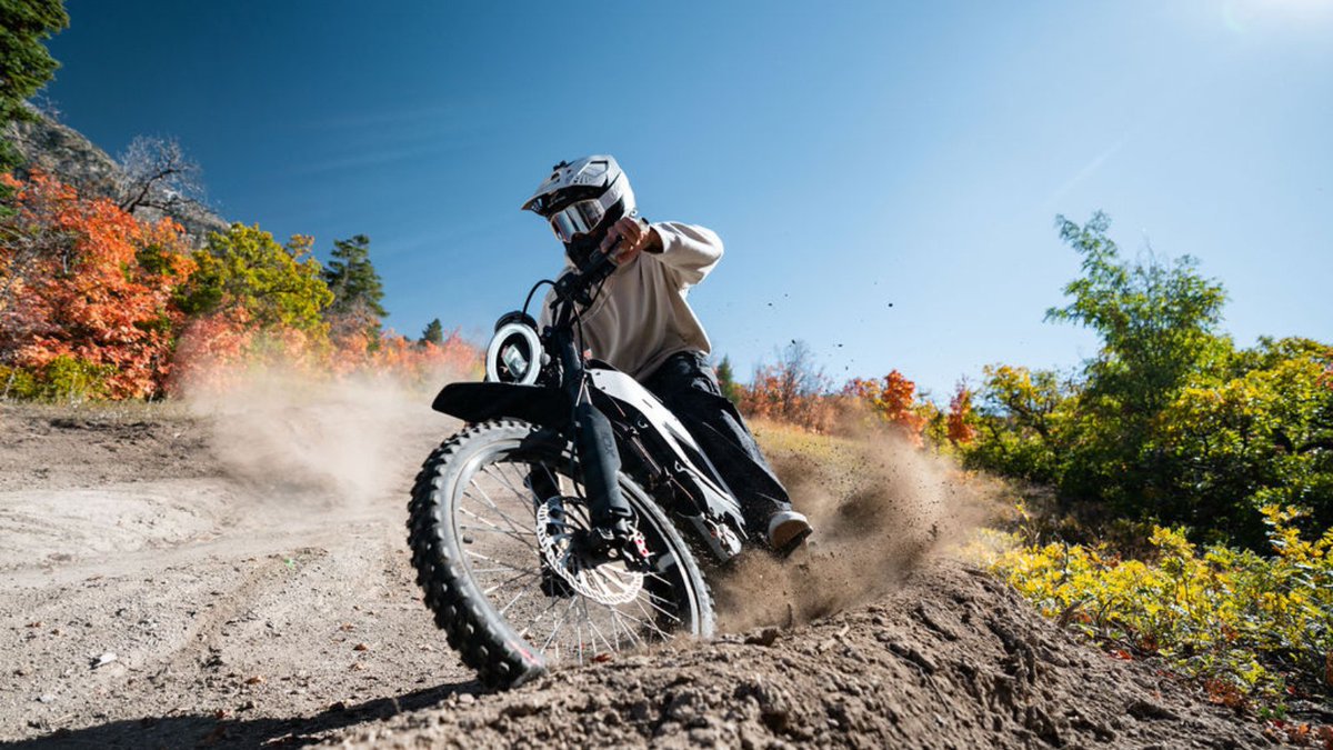 NiuHull's tweet photo. Lots to look forward to in #2024, including the arrival of the NIU XQi3 electric dirt bike ⚡️🏍️
#MakeLifeElectric #Electric #DirtBike https://t.co/mk8Vk6hQtP