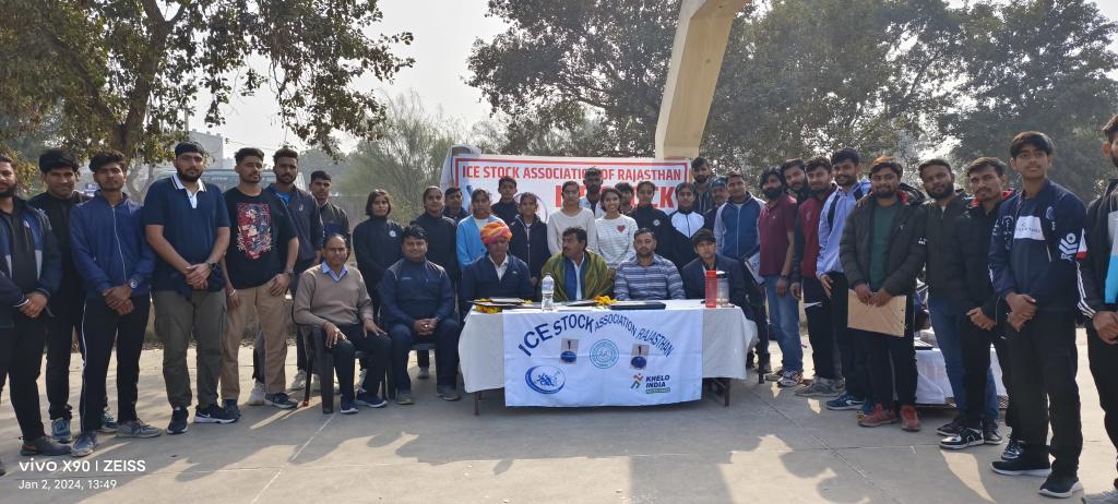 stock_sport's tweet photo. Day -1 of icestock sports trials for upcoming 10th icestock sports national at gulmarg kashmir from 27-29 January 2024.
#icestocksports #icestocksport #eisstocksports #eisstocksport #eisstock @stock_ice @boxer_ravikumar @DelhiIce @Icestockjk https://t.co/GQcERdDCII