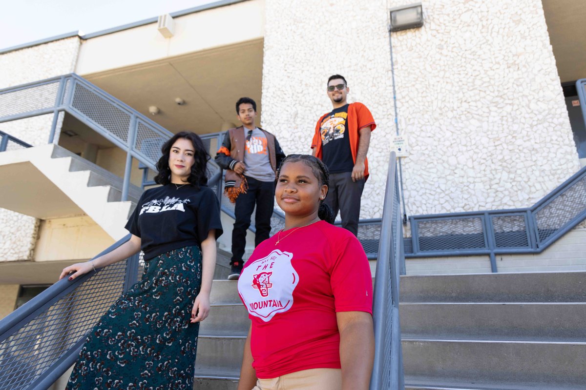 Are you curious about all that Phoenix Union has to offer? Read about all of our schools and programs in the PXU Magazine 📖👓! Visit PXU.org/Magazine to read it 💻