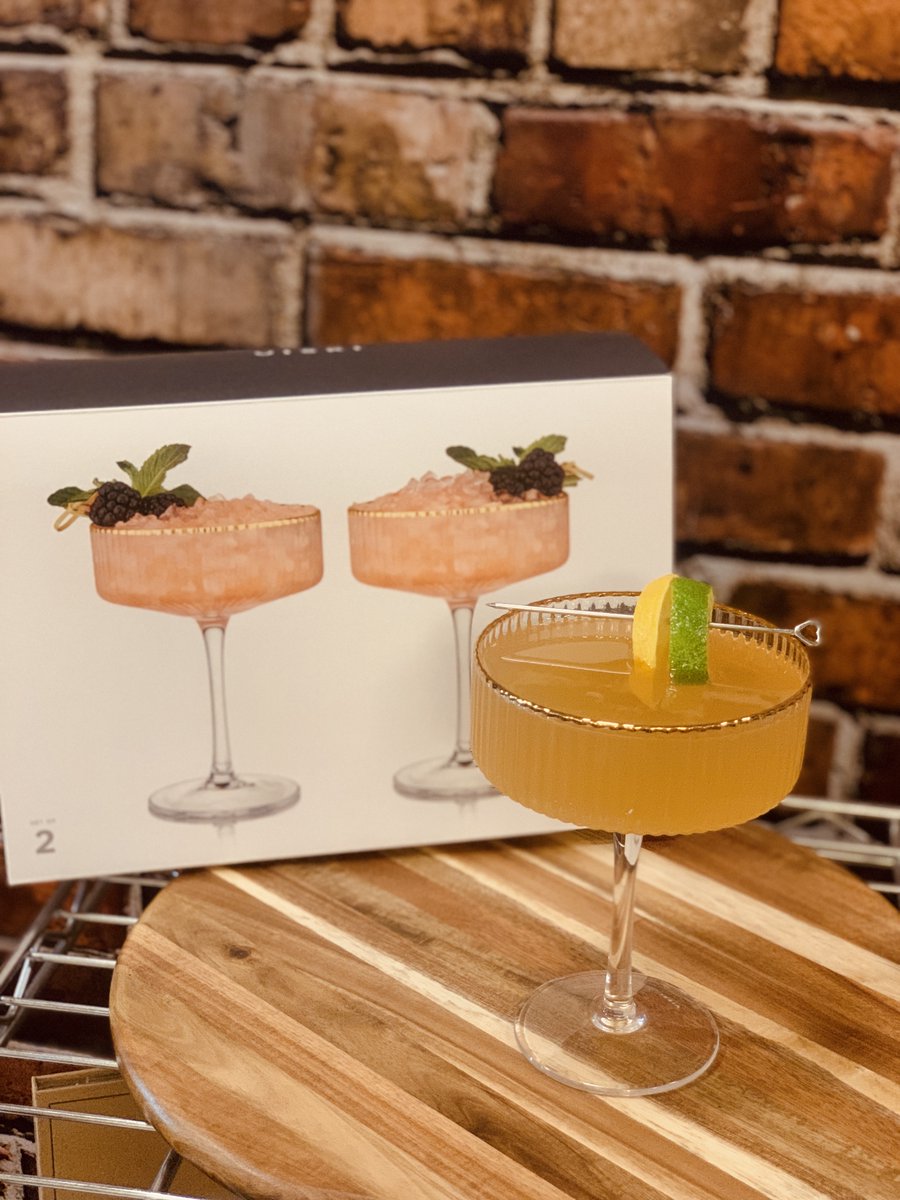 ChicagoBarStore's tweet photo. A classic silhouette meets unique details. Rippled crystal and gold-dipped rims make these coupe glasses a stunning way to serve cocktails from Martinis to Manhattans and Cosmopolitans. Available in our local store or different style online https://t.co/hOF9e5vr9X https://t.co/1mDfkgsHXw