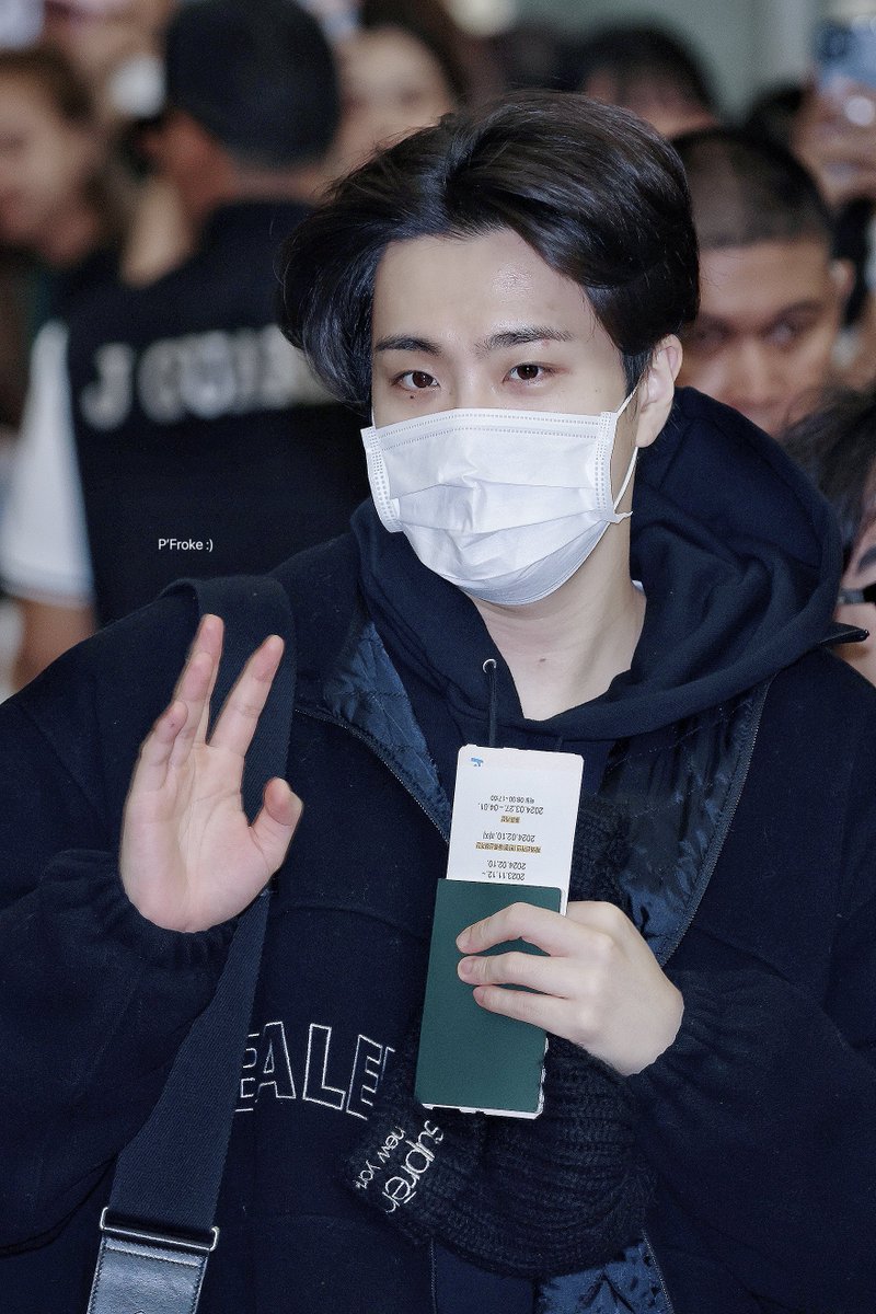 FWanit's tweet photo. รักหมวยน้าาา 🥹💕
#YOUNGJAExSMAInBKK
#33rdSeoulMusicAwardsInBKK
#YOUNGJAExSMAInBKK
#YOUNGJAE #Ars #영재 #갓세븐 #GOT7 https://t.co/etmKrC7h8e