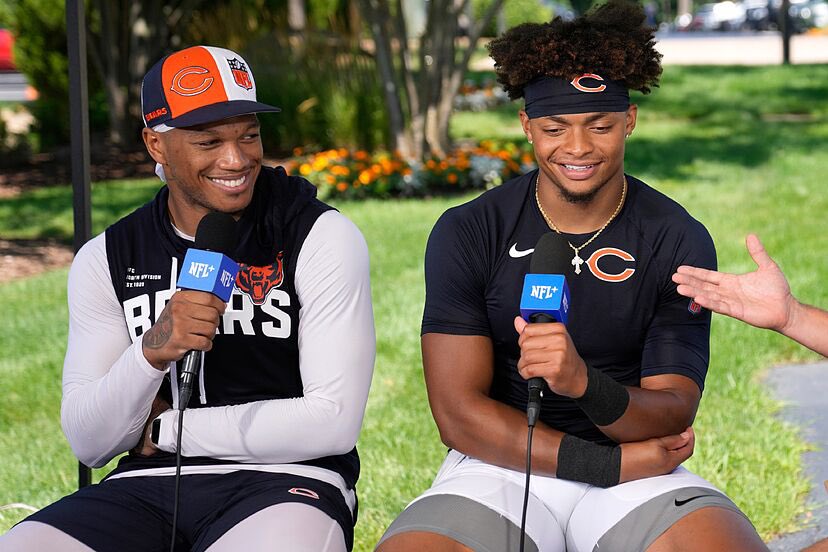 PolymarketBlitz's tweet photo. 𝗥𝗨𝗠𝗢𝗥 𝗔𝗟𝗘𝗥𝗧:
#Bears players have rallied around Justin Fields and have been demanding of him staying in Chicago.

This isn’t just showing support to their current QB either, players have talked about “getting out of Chicago” if they move on from him as they don’t want to have to wait for another QB to develop when they feel Fields is who they can contend with.

HUGE decision for Ryan Poles this offseason.