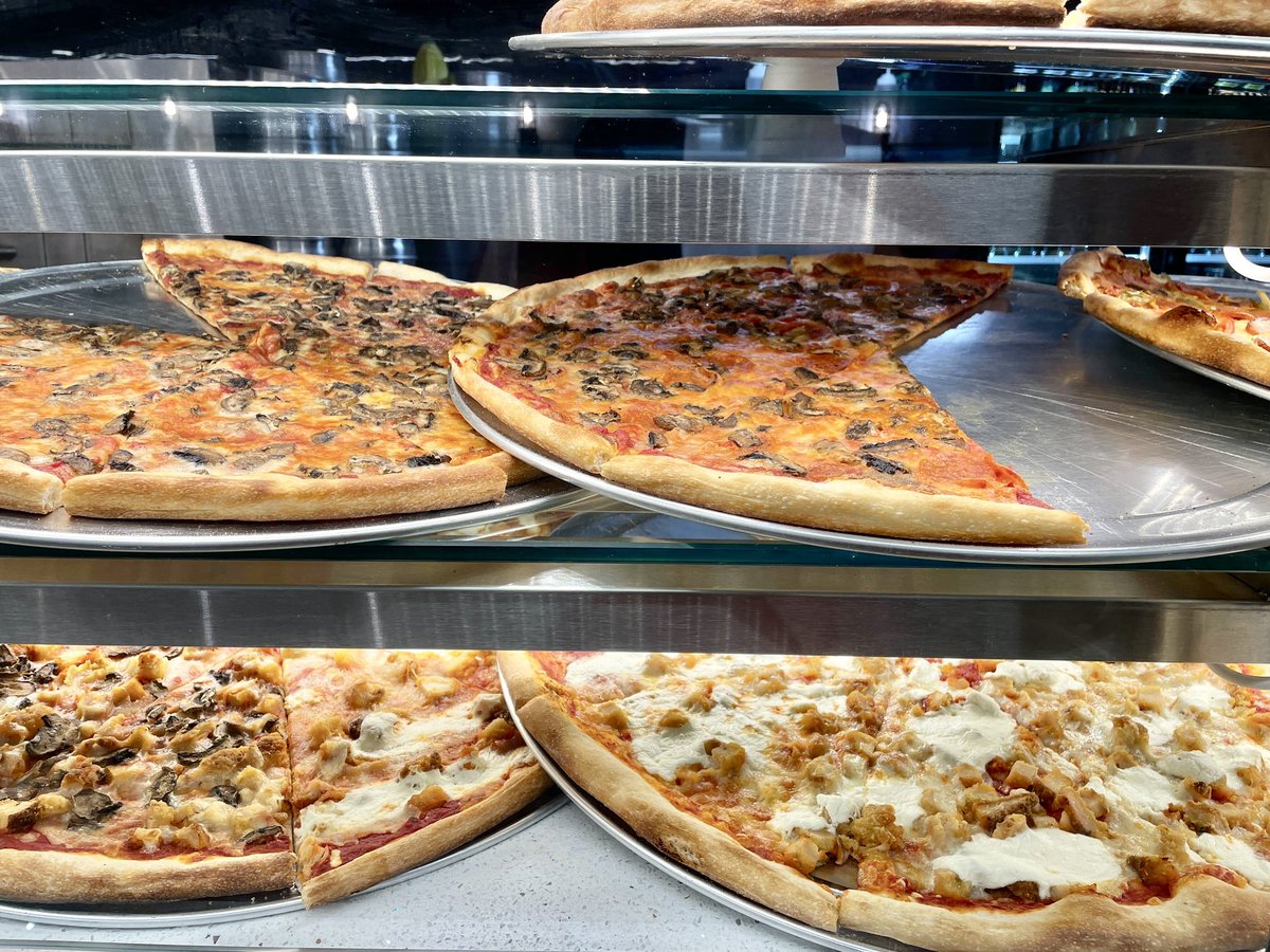 LIRR's tweet image. They’re back 🍕 

Rose Pizza is now open in the LIRR Concourse at Penn Station!