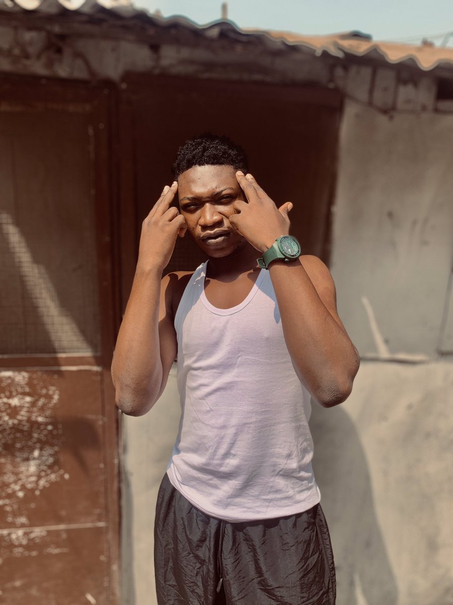 Roberthud09's tweet image. Spent this special day in the HUD  where I was born ..
May the new year bring you warmth, love, and light to guide your path to a positive destination. Happy New Year once again 💡🎊🕊. 
Keep supporting the brand Robert Hud for greatness 

#TeamHudEmbassy #Sogbolisa #Vimmm