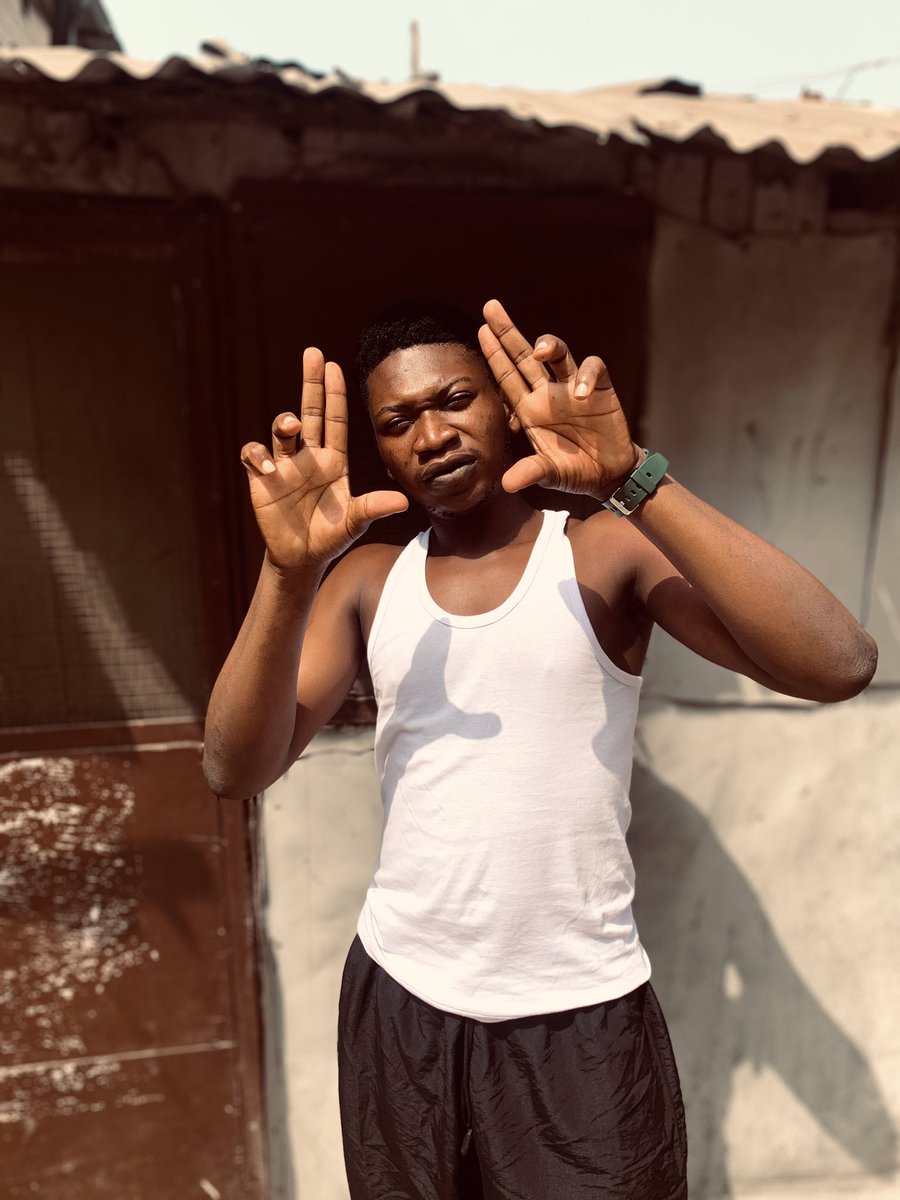 Roberthud09's tweet image. Spent this special day in the HUD  where I was born ..
May the new year bring you warmth, love, and light to guide your path to a positive destination. Happy New Year once again 💡🎊🕊. 
Keep supporting the brand Robert Hud for greatness 

#TeamHudEmbassy #Sogbolisa #Vimmm