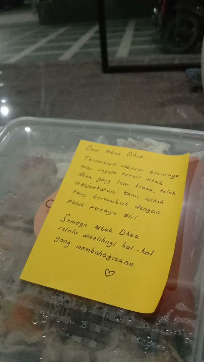 annidadhea's tweet photo. aku suka sekali kata-kata, gift sekecil apapun kalo ada kalimat sayangnya berasa aku disayangin semua makhluk bumi

foto-foto ini, contohnya.

untuk semua orang yang s
udah ngasih aku gift sambil ditulisin kata-kata, makasih banyak ya, itu semua bikin aku merasa sangat berharga! https://t.co/J1finhm2ih