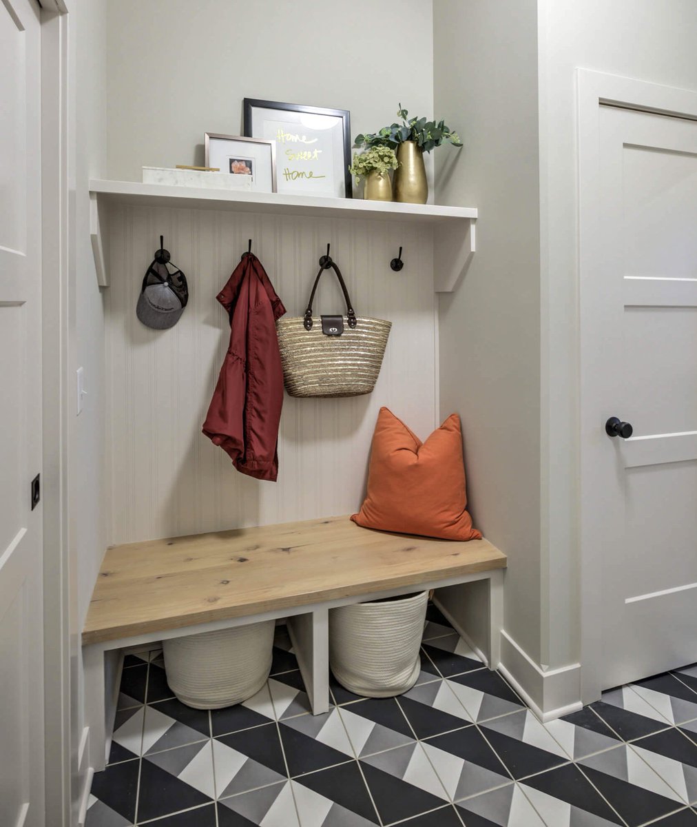 Happy Tuesday!🧡🏠

🎨 Brianne Wilhelm 
🏠 Silverstone Building Omaha 
      <a href="/PinpointHomes/">Pinpoint Homes</a> 
🧱 ProSource
📸 <a href="/timperryphoto/">Tim Perry Photography</a> 

#interiordesign #design #interior #homedecor #architecture #home #decor #interiors #homedesign #art #interiordesigner
