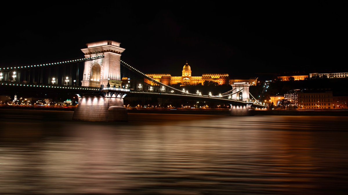 Some shots from my last trip to Budapest.
Love that city and a new article on Earthtrails blog is coming!

#Budapest #travelphotography #travelblogger #nikonphotography