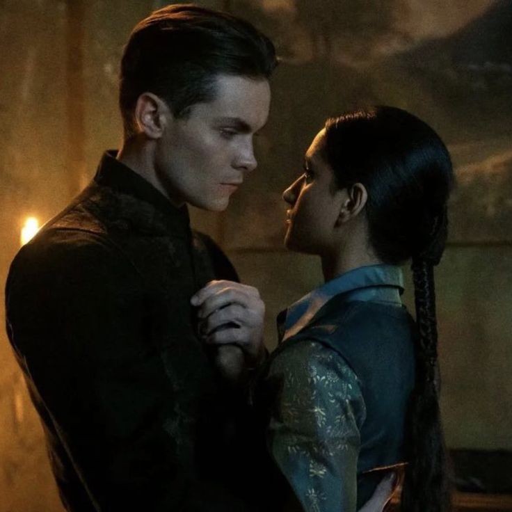 Sassy_s89's tweet image. We need the King of the Barrel and his Wraith back @netflix 
#SaveShadowAndBone #SixOfCrowsSpinoff #Fabrikator