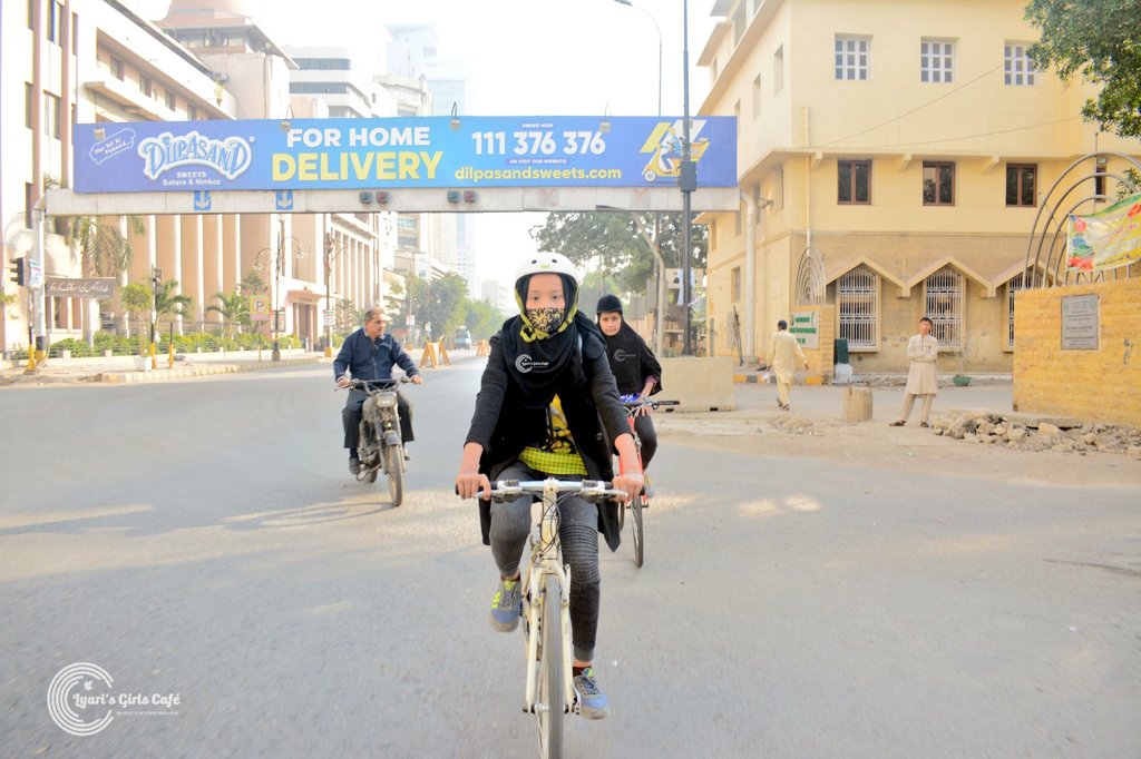 Lyari_GirlsCafe's tweet photo. A vibrant parade of enthusiastic girls proudly cycling for a sustainable future. Eco-friendly practices and how cycling contributes to a cleaner environment.
Promote a healthy lifestyle. Let's pedal together towards a greener, healthier, and happier community! https://t.co/8kkQni7bdA