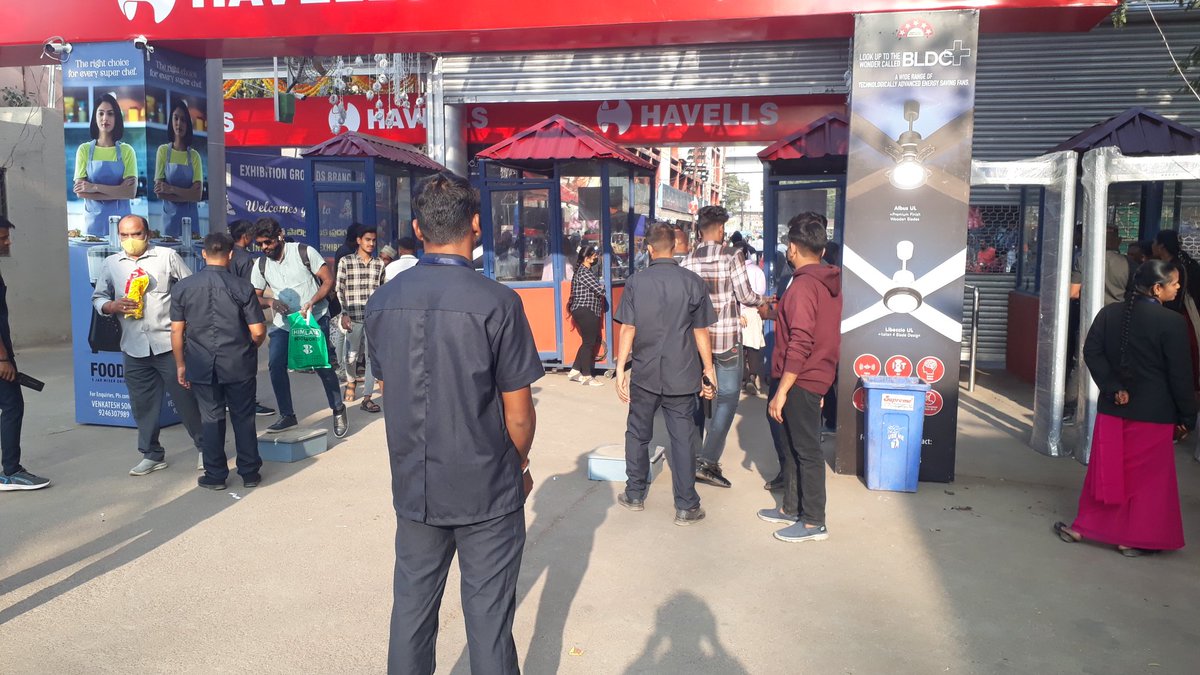 VisitNumaish's tweet photo. The 83rd edition of #numaish is now open, though many stalls are still getting set-up. Many shop owners from #Lucknow &amp; #Kashmir have complained that their consignments are stuck up with @RailMinIndia as trains got inordinately delayed due to  #AyodhyaRamMandir. @AshwiniVaishnaw https://t.co/bweeYjCuYa