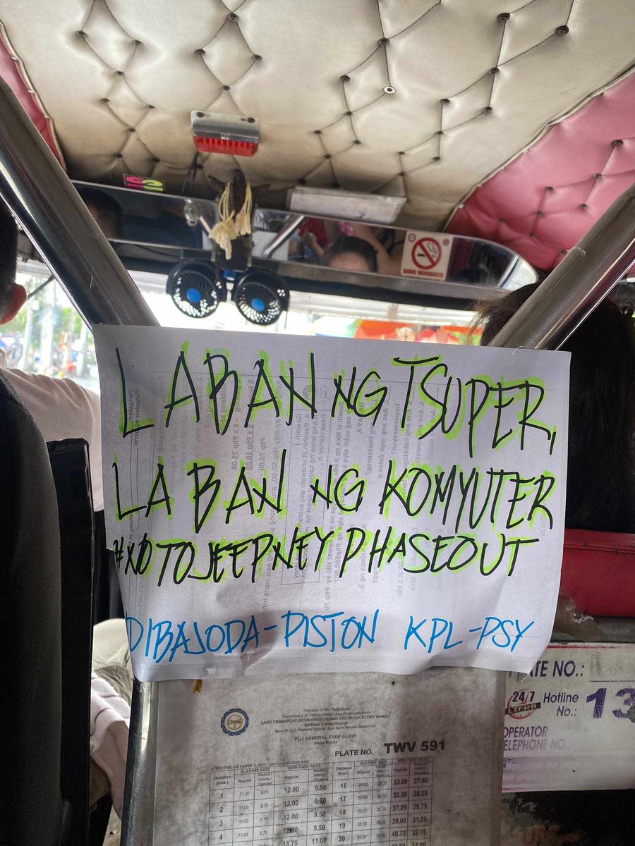 KabataanPSY's tweet photo. PASADA UNDER PROTEST⚡✊

Pumasada ang mga tsuper ng MDIBAJODA-PISTON bilang isang porma ng protesta para labanan ang inilapag na jeepney franchise consolidation deadline nitong nakaraang December 31, 2023. 

[1/2] https://t.co/0EmAY9VvEj