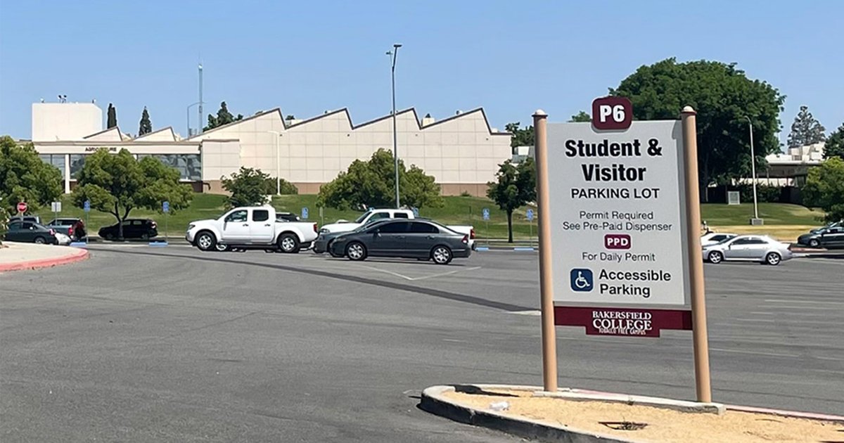 BC parking permits will be available for students, staff and administration starting January 3, 2024. When you are ready to order, please visit the Parking Webpage. You will need your BC email, driver’s license, and vehicle information to purchase. ow.ly/iAHV50Qi1MX