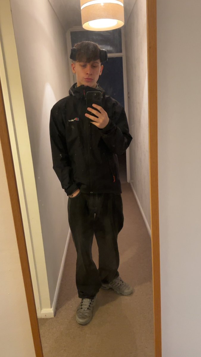 SamAM100 tweet media