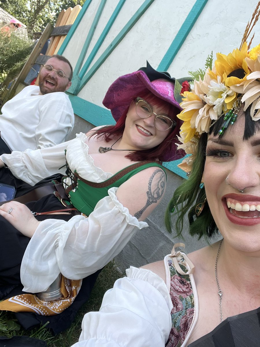 PrincessAmeth's tweet photo. I wish ren fest was more than just once a year… 😩💔 https://t.co/16R7HHCp7X