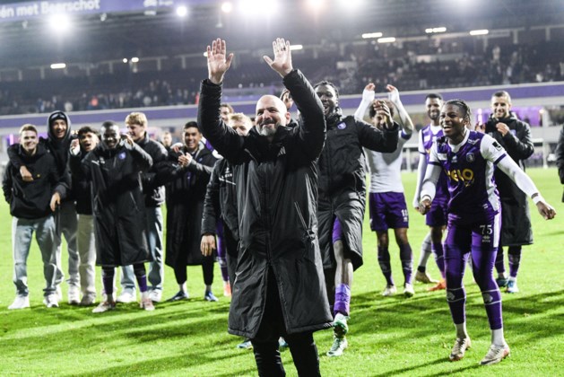 gvasport's tweet photo. Waarom Andreas Wieland ontslag nam: “Beerschot heeft de foute eigenaar, United World houdt de ontwikkeling van de club tegen” https://t.co/EvU42cI5uQ https://t.co/xKIGKVZCOI