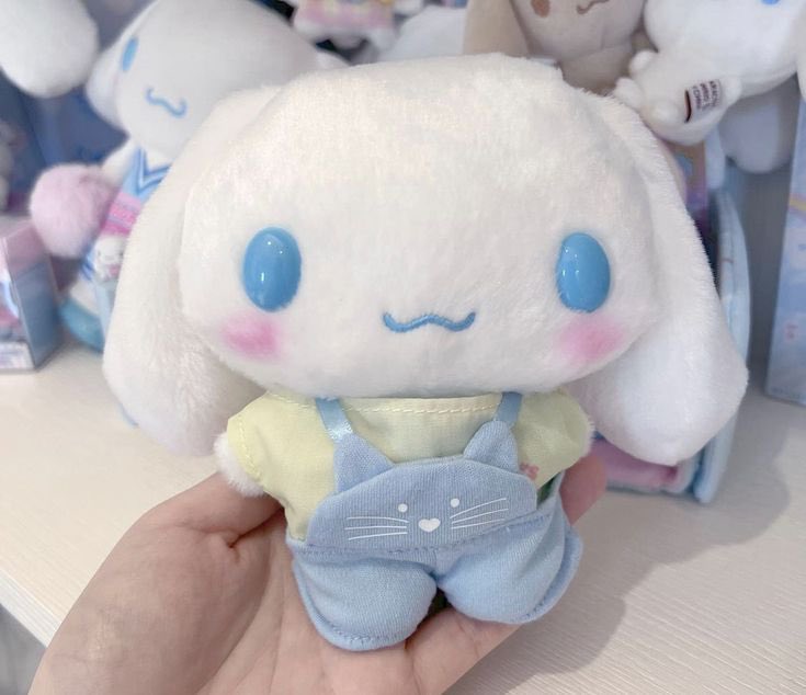 sanriodaily's tweet photo. tiny cinnamoroll 💫 https://t.co/VElxOIRuo7