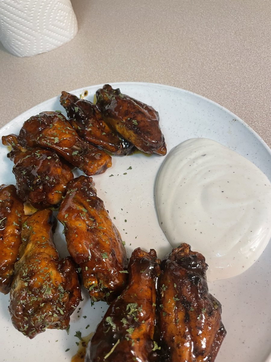 theemyarenee's tweet photo. on this episode of “college student who loves to cook” : https://t.co/mZJG86oUDY