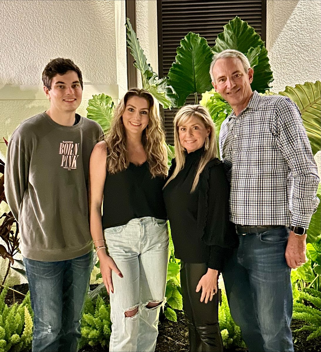 BradFDuncan's tweet photo. Enjoyed a great break with family and friends! Ready to kick off 2024 and get back to work. #HappyNewYear https://t.co/z62ZmMYY7o