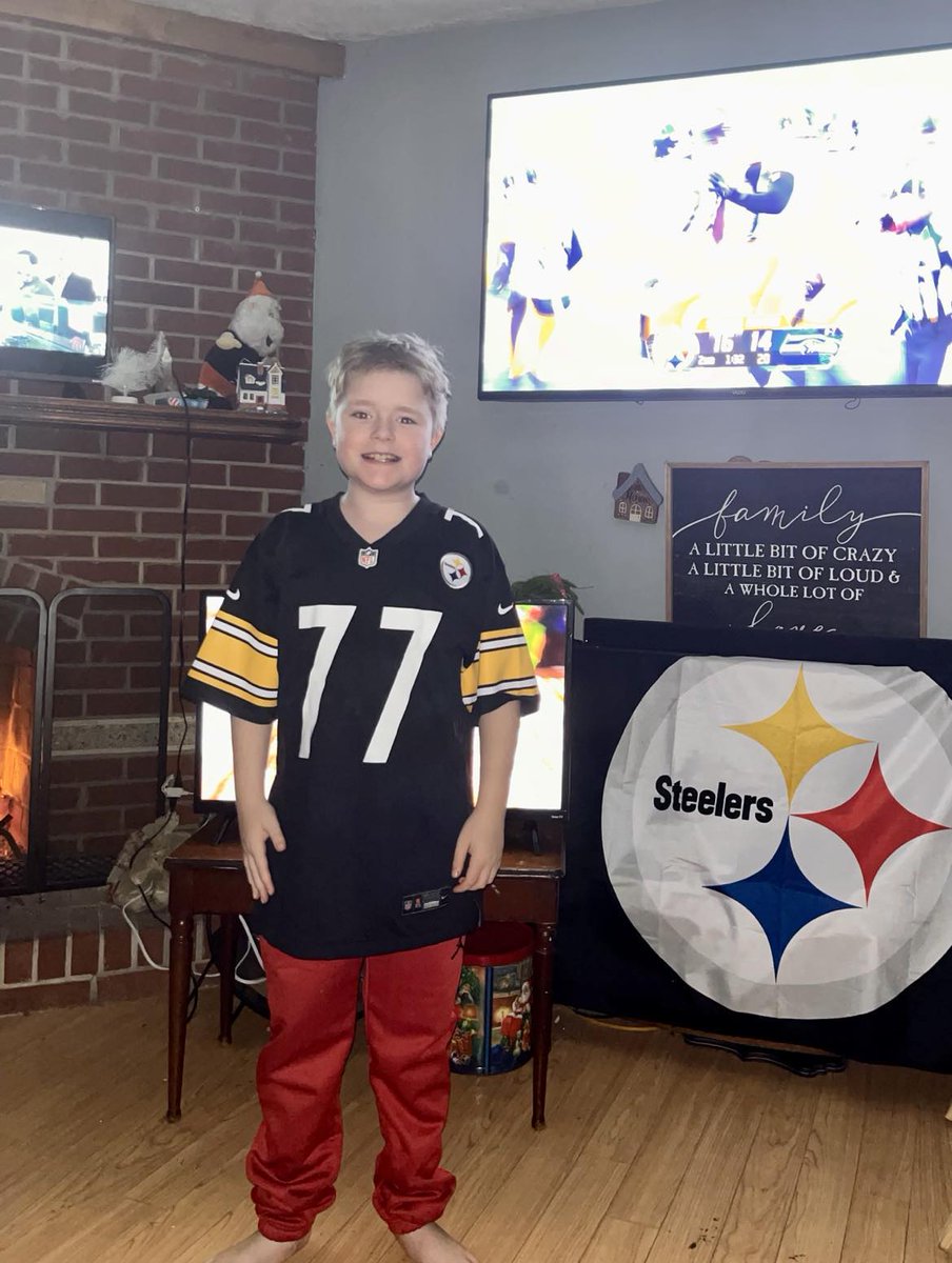 Had to special order a @millionairemov3 jersey for our 11 yr old. Brodrick became his fav player after seeing his story draft day. Brodrick's been throwing guys around in the run game! #HereWeGo