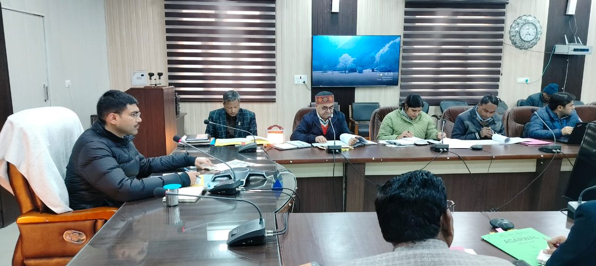 DmSambhal's tweet photo. आज कलेक्ट्रेट सभागार में जिलाधिकारी @mbansal_ias की अध्यक्षता में जिला पोषण समिति एवं हॉट कुक्ड फूड योजना के संचालन के संबंध में बैठक का आयोजन किया गया।संबंधित को आवश्यक दिशा निर्देश दिए। @CMOfficeUP @UPGovt @ChiefSecyUP @InfoDeptUP @Comm_Moradabad https://t.co/w3dnlOJSMS