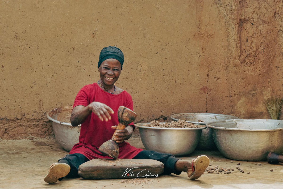 Noblecaptures's tweet photo. Capturing the essence of life. In these simple yet profound moments, I find strength, resilience, and the beauty of daily life. Each photograph tells a story, and each encounter is a reminder of the extraordinary in the ordinary.
#documentaryphotography
#northernghana #photo https://t.co/aIU1haA799