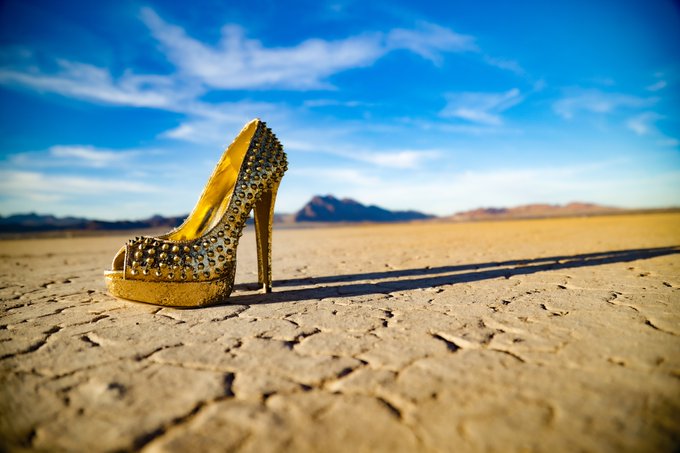 #allgoldeverything   https://t.co/PKjclvkU3U  #photos by Greg Doherty  #golddress #goldheels #goldsoul<a href="/tag/allgoldeverything"class="tags">#allgoldeverything</a><a href="/tag/photos"class="tags">#photos</a><a href="/tag/legsfordays"class="tags"><span>#legsfordays</span></a><a href="/tag/goldenhour"class="tags"><span>#goldenhour</span></a><a href="/tag/desertvibes"class="tags"><span>#desertvibes</span></a><a href="/tag/golddress"class="tags"><span>#golddress</span></a>