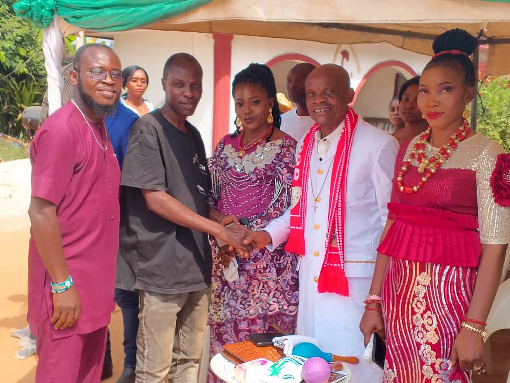 KennedyOchei's tweet photo. Nsukwa Community Holds Annual Thanksgiving 
Those who spoke included Senior Special Assistant (S.S.A.) to the Governor on Community Development, Mr. Kennedy Ochei, Special Assistant (S.A.) to the Governor on Youth Mobilization who is the youth president of Nsukwa Community https://t.co/oCSf1BnooI