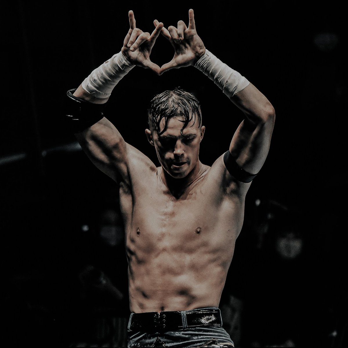 deㅡfuckin'ㅡthrone. . blegh!