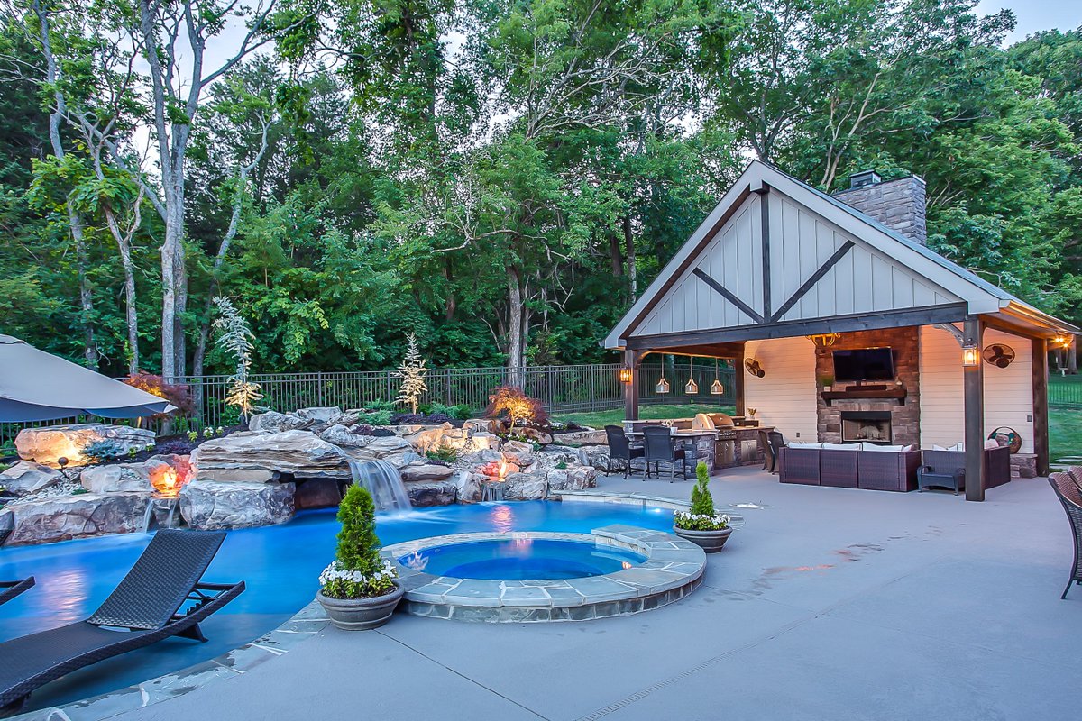 PeekPoolsSpas's tweet image. Cheers to 2024! 🥂 Make this the year that you finally construct your own backyard oasis. Design a luxury outdoor living space with Peek Pools and Spas and get every special feature you can dream up 🏊‍♀️ #peekpoolsspas #peekpools #poolkings #summer #paradise #luxuryhome #design