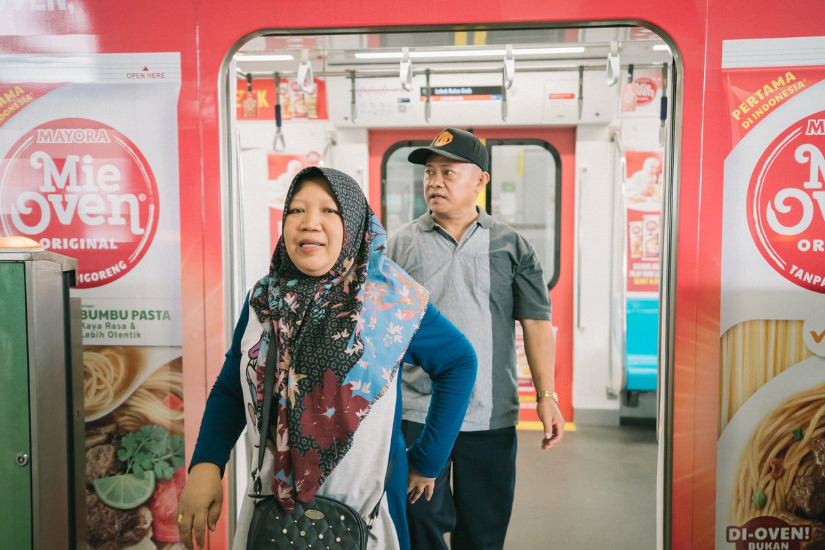 masrandss_'s tweet photo. Walking with your parents is the fastest way to become a child again 🤍 https://t.co/Jsj5IgJAIr