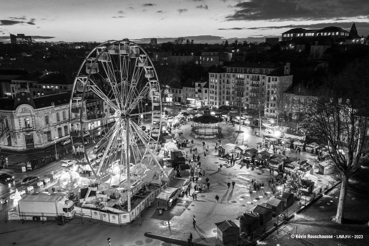 KRouschausse's tweet photo. Photos du Mois / #Décembre2023 
#maselection #photographie 📸
© @Laval_la_Ville https://t.co/k5hKVBrse6