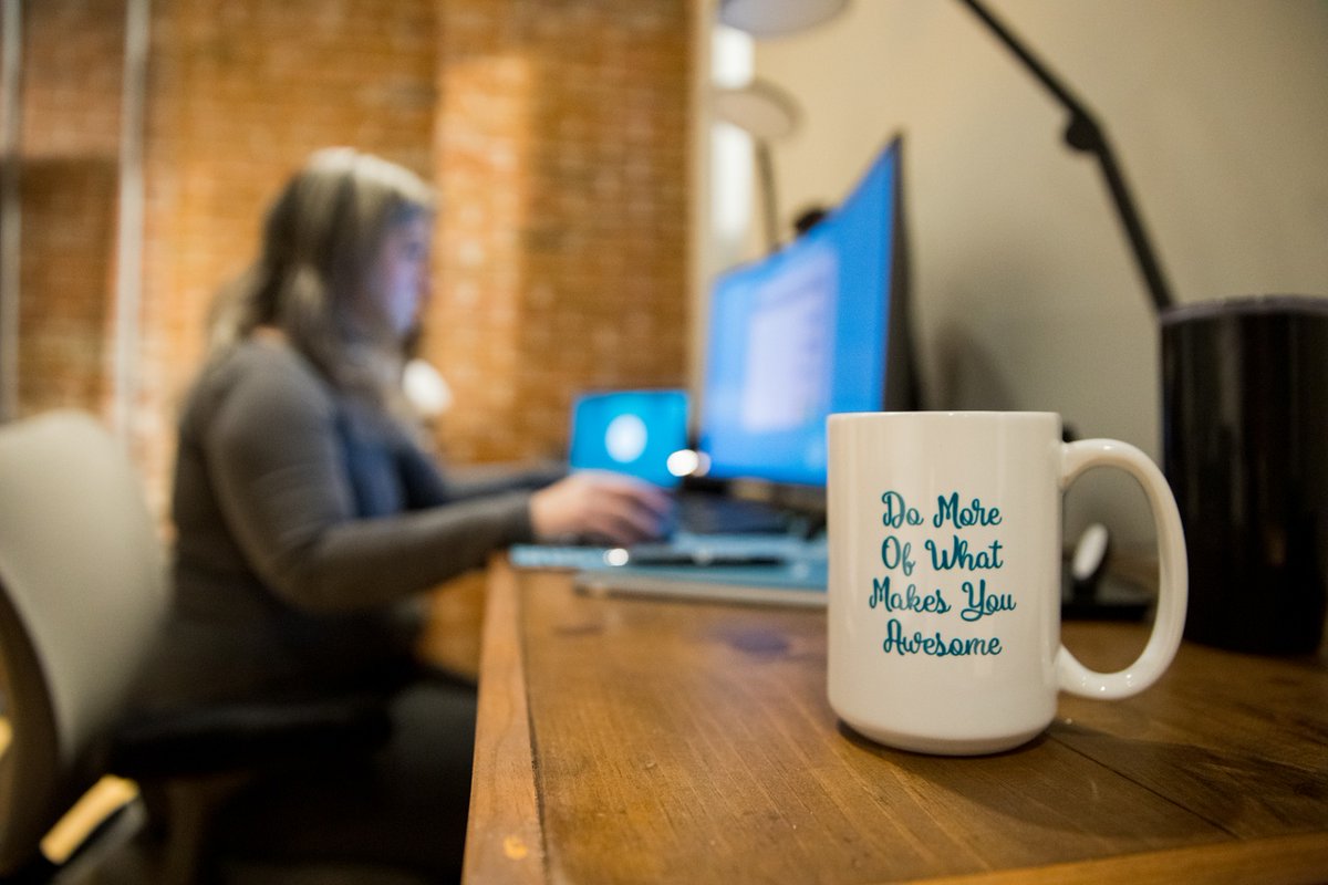 cwprintdesign's tweet photo. Our motto for the year ahead - "Do more of what makes you awesome!" 👏✨

#PrintDesign #PrintAgency https://t.co/k6v1U3X5mq