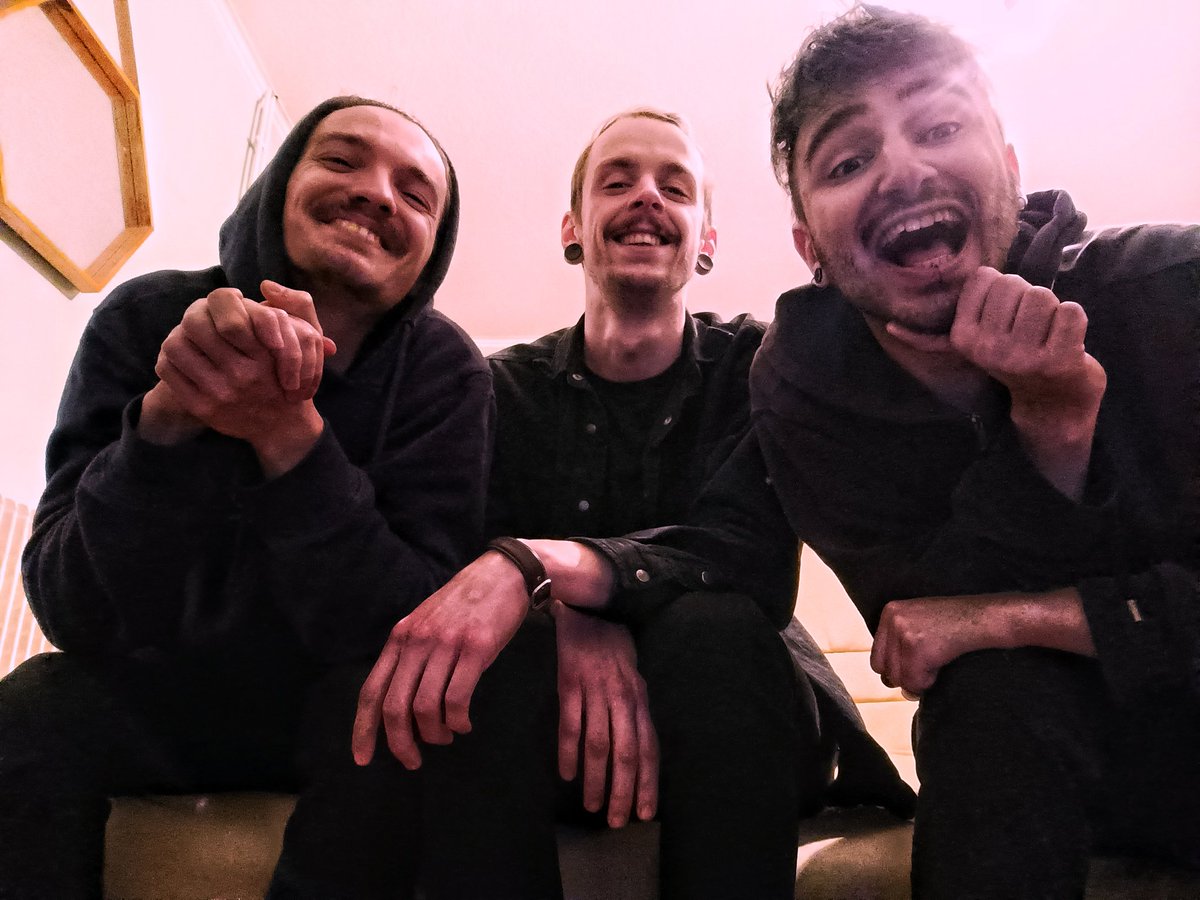 On vous souhaite une bonne année ! ♥️

À bientôt sur scène ! 🥰