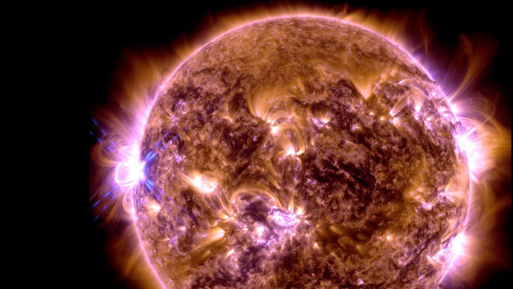 ChinaScience's tweet photo. A massive #solar flare was detected erupting from the sun on early Monday morning, said China's National Center for Space Weather.

The solar flare, peaking at 5:55 a.m. Beijing Time, was classified as X5.0 level, and had little impact on the ionosphere over China. https://t.co/DAOEoicice
