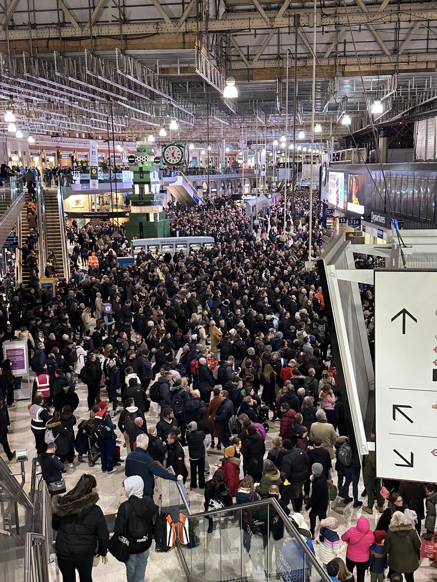 Well, the weather is creating fun times at Waterloo station!! Been a while since I’ve seen it this rammed!