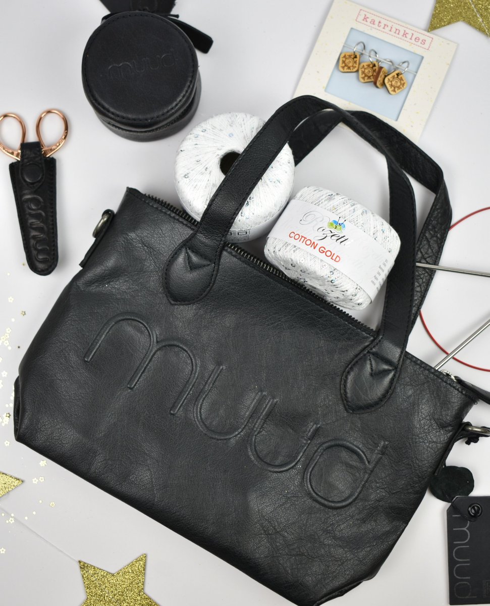 Universal Yarn tweet media