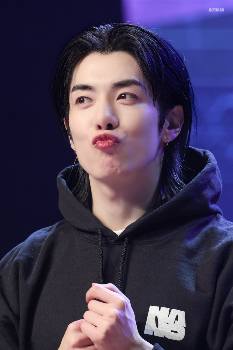 n01take's tweet photo. 아 가라고요                           아가라구용🐣 https://t.co/nHcOiptz7r