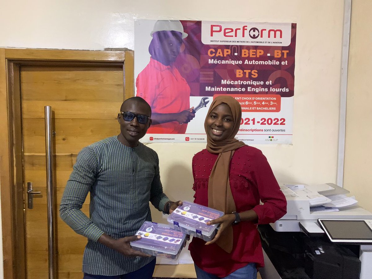 Linguere Fab tient à exprimer ses sincères remerciements envers Perform.
Dans le cadre de notre projet ‘’Fablab Partout’’ nous sommes déterminés à soutenir les établissements scolaires dans leurs mission éducative en fournissant des équipements propices à l'apprentissage pratique