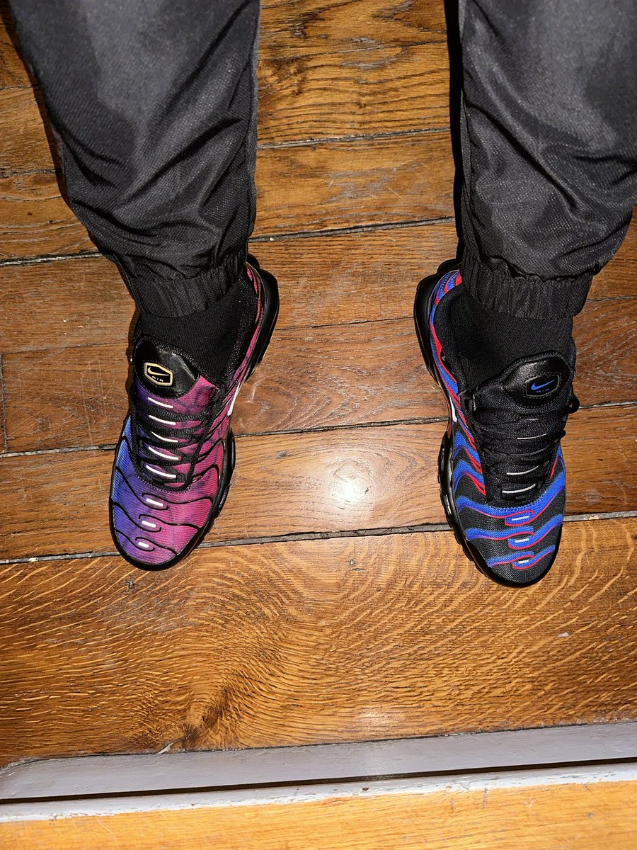 FrenchScally's tweet photo. Qui passe sous les nouvelles Tn du boss?
Who’s going under the boss’s new tns?
#sneakerfetish #scally #chav #chavs #trackies #scallywag #kiffeur #cashmaster #findom #Nike #TN #AirTuned #Tuned #costla #jus #stains #alphamale  #moneyslave #spitfetish https://t.co/m6s6w8UteZ
