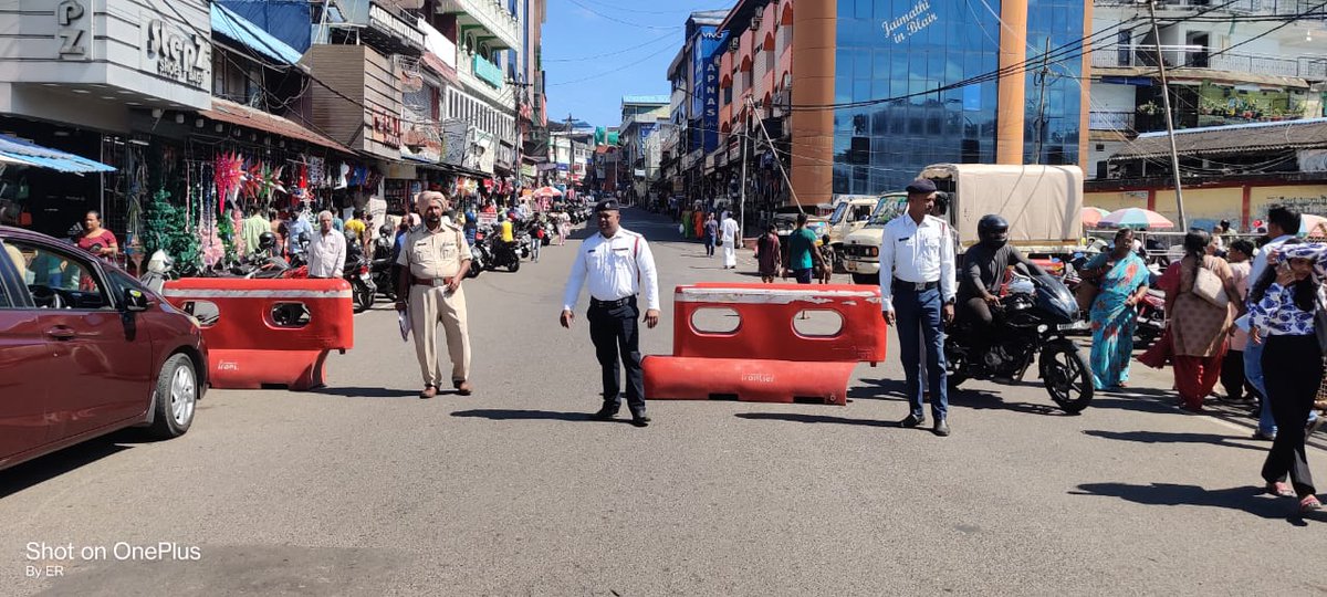 Traffic_ANP's tweet image. 🚔 In 2023, Traffic Police took action against 17,105 vehicles, collecting fines totaling Rs 1,09,59,200. Additionally, 1649 individuals were booked for drunk driving. Let&apos;s prioritize road safety for a better tomorrow! 🛣️ #TrafficSafety #RoadAwareness
@MediaRN_ANI @Andaman_Admin
